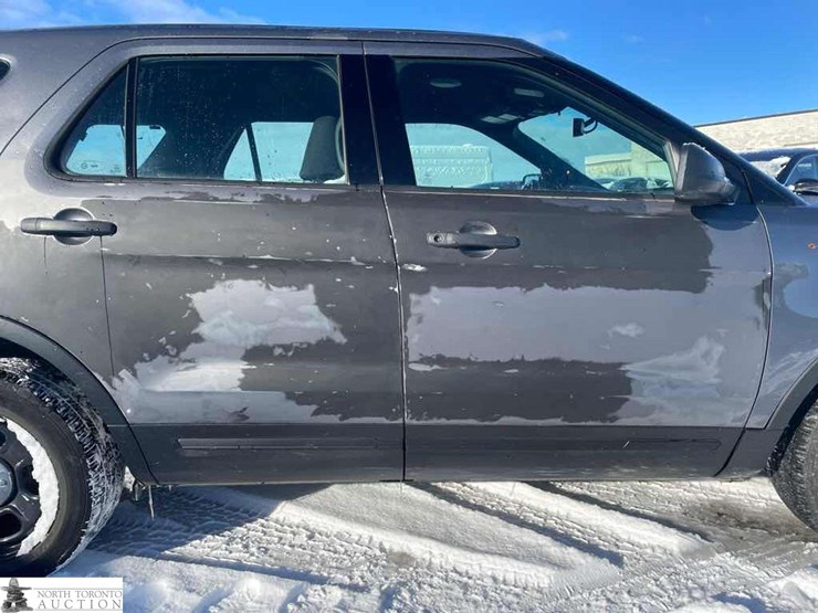 2019-ford-explorer-image-14