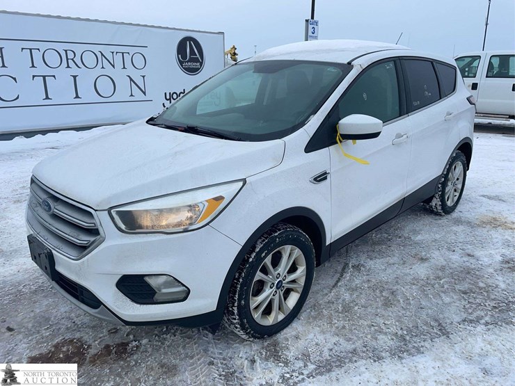 2017-ford-escape-image-1