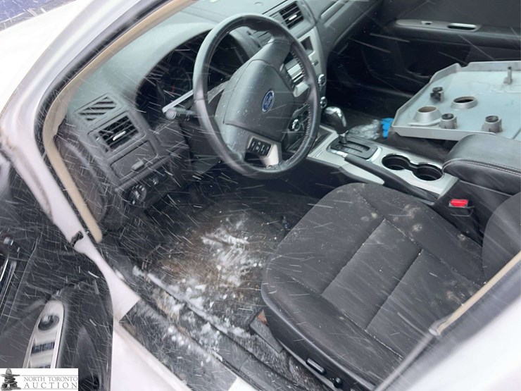 non-operable-2012-ford-fusion-hybrid-image-21