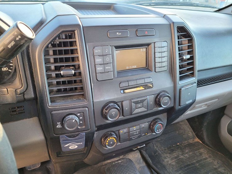 2017-ford-f150-xl-image-9