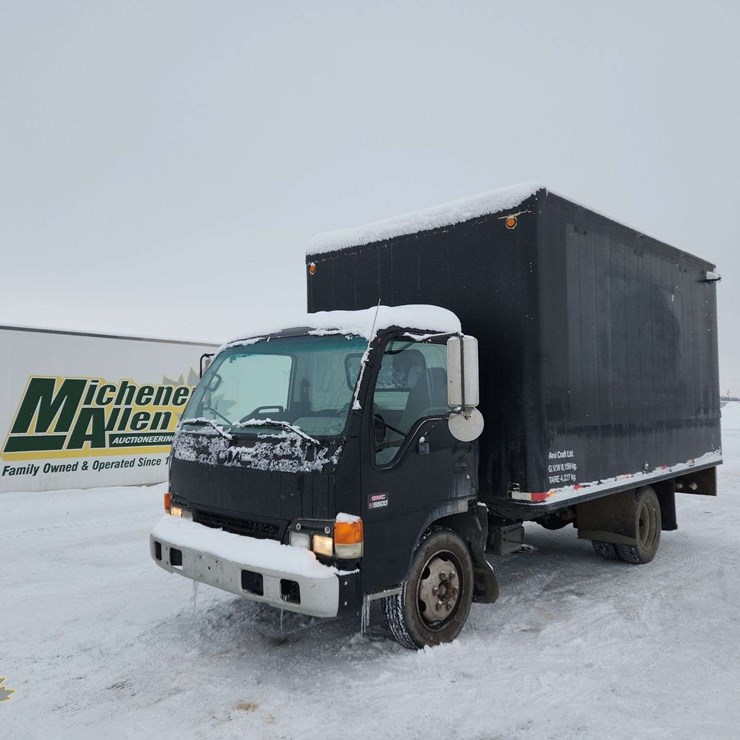 2004 GMC W5500