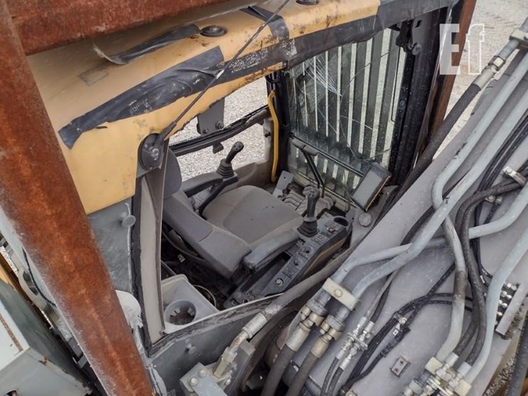 2015-volvo-ec220e-lr-image-53