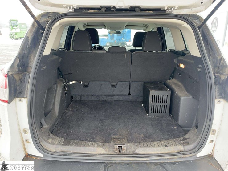 2015-ford-escape-image-25