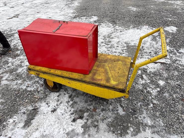 #6536-•-e1.-roll-cart-with-snap-on-cabinet-image-2