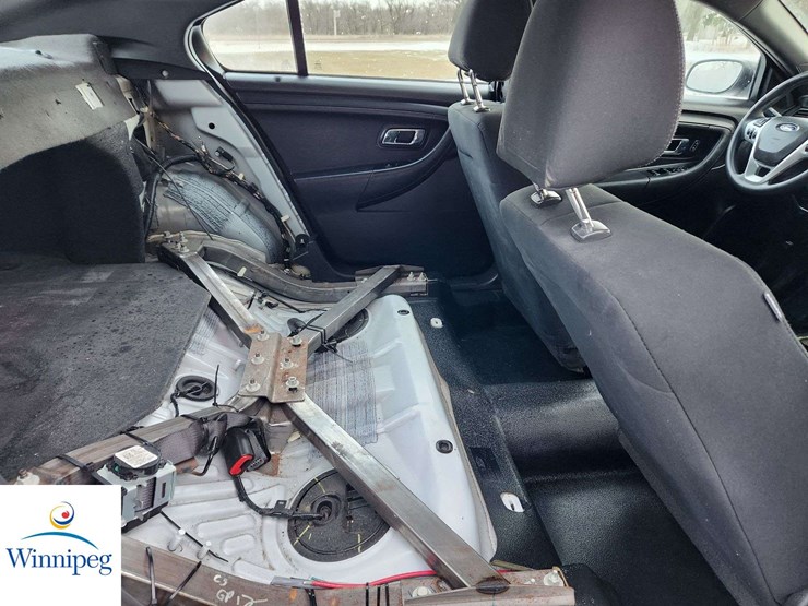 2014-ford-taurus-police-image-24