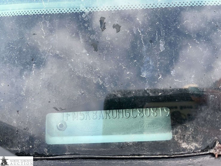 2017-ford-explorer-image-14