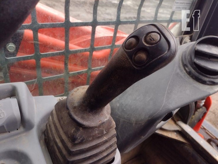 2017-kubota-svl95-2s-image-9