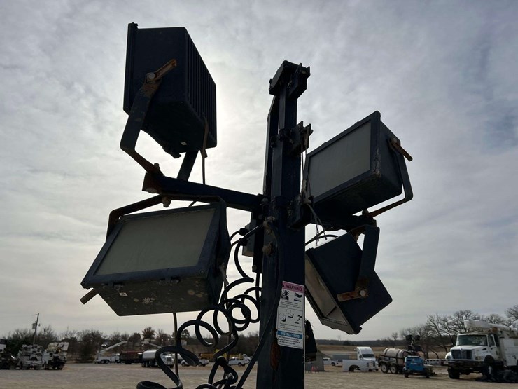 light-tower-image-12