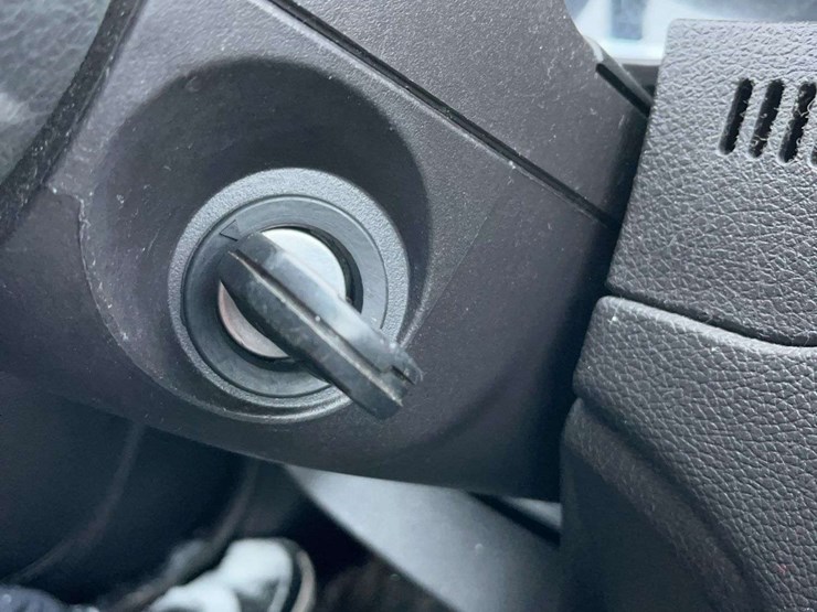 non-operable-2012-ford-fusion-hybrid-image-18