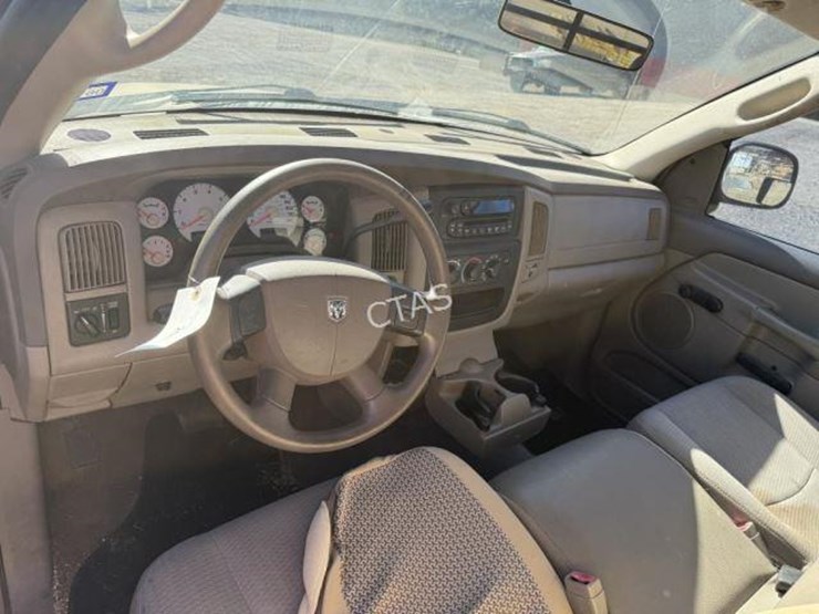 2005-dodge-ram-1500-image-17