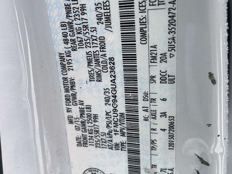 2016-ford-escape-image-8