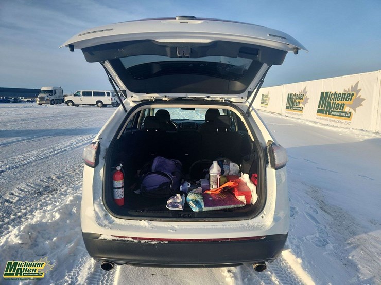 2018-ford-edge-image-16