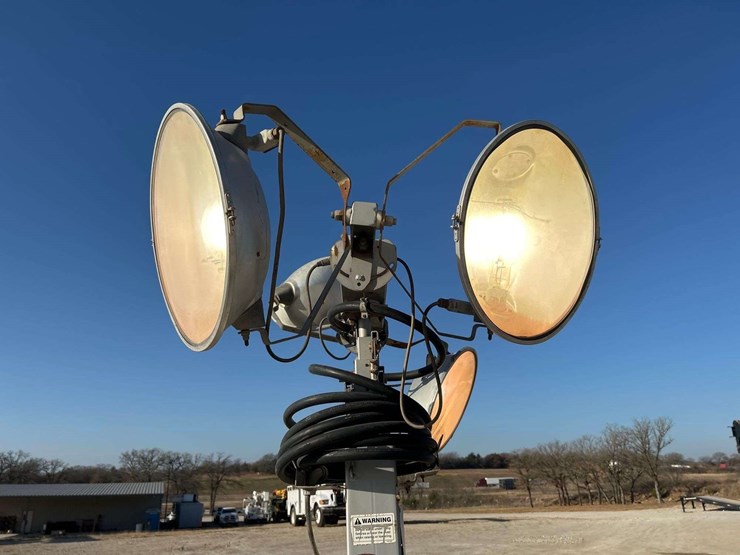 light-tower-image-11