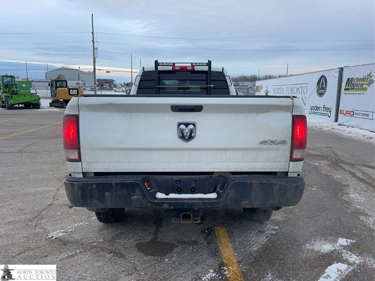 2015-dodge-2500-image-4