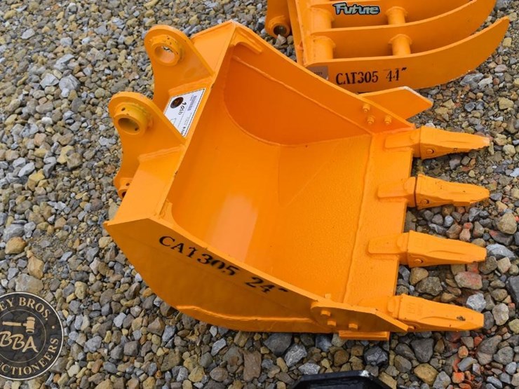 caterpillar-305-image-2