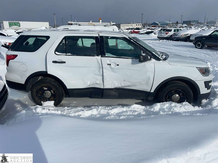 2018-ford-explorer-image-5