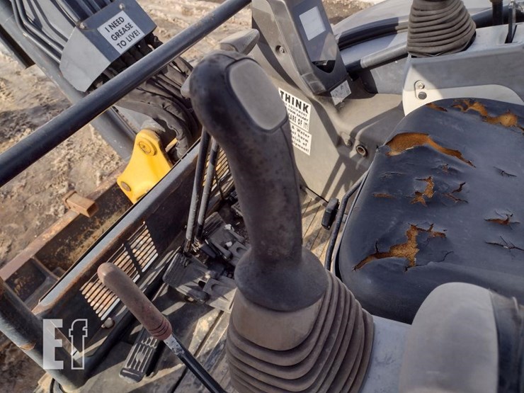 2013-deere-35d-image-9