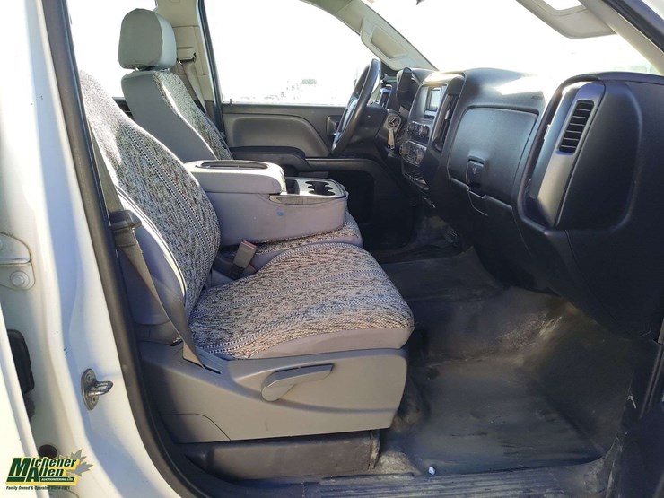 2015-chevrolet-silverado-2500hd-image-21