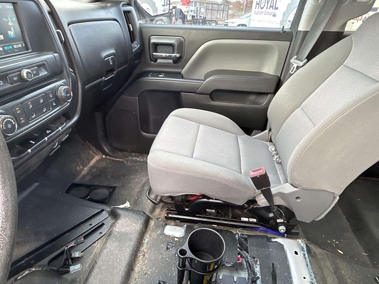 2018-chevrolet-silverado-1500-image-18