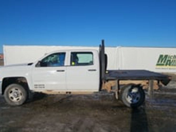 2015-chevrolet-silverado-2500hd-image-5