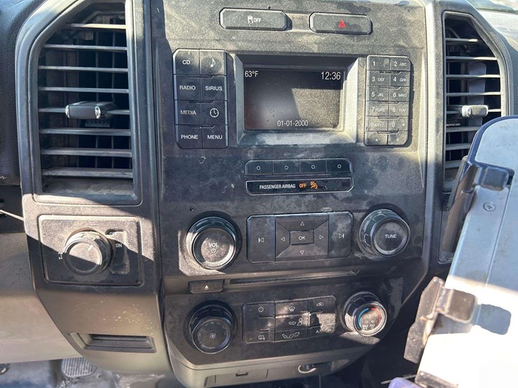 2017-ford-f150-image-16