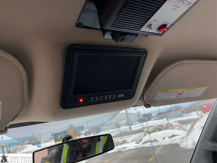 2017-chevrolet-express-g3500-image-23