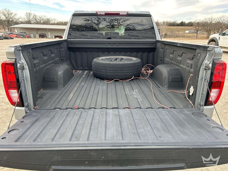 2023-gmc-sierra-elevation-crew-cab-4x4-pick-up-truck-image-20