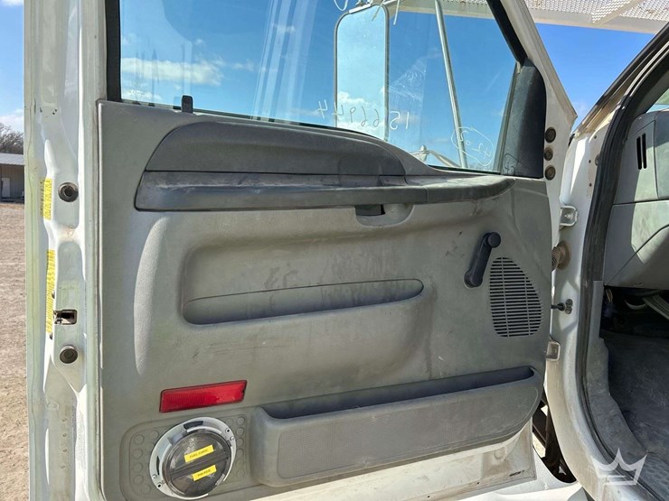 2007-ford-f750-image-10