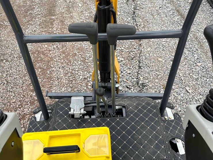 unused-sdle18p-mini-excavator-image-16