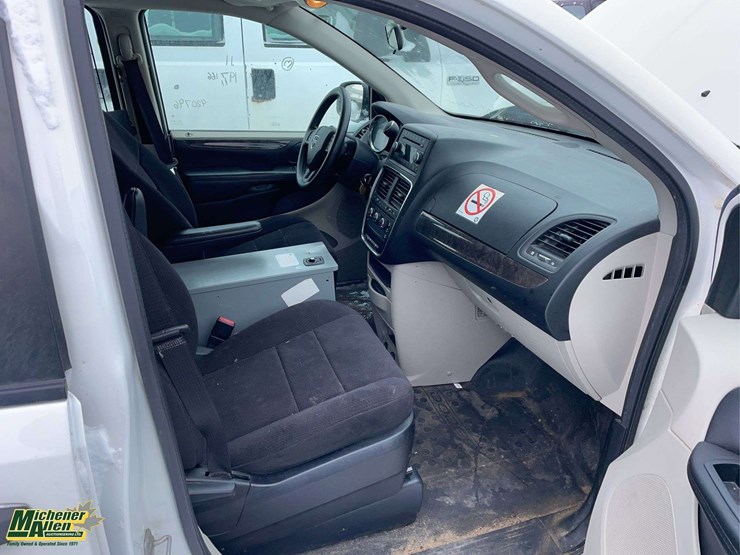 2011-dodge-grand-caravan-image-22