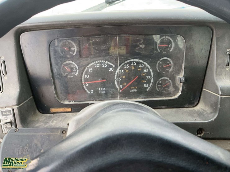 2007-sterling-lt9500-image-15