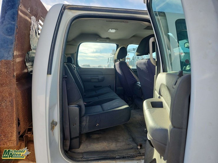 2013-gmc-sierra-2500hd-image-33