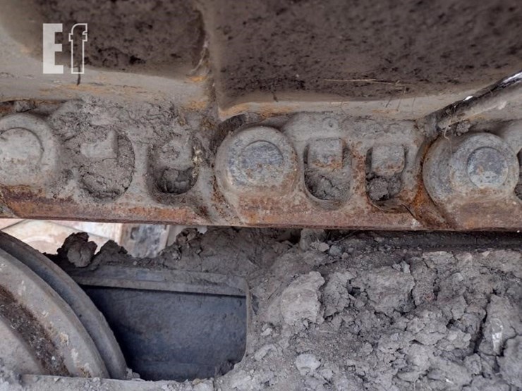 2015-volvo-ec220e-lr-image-42