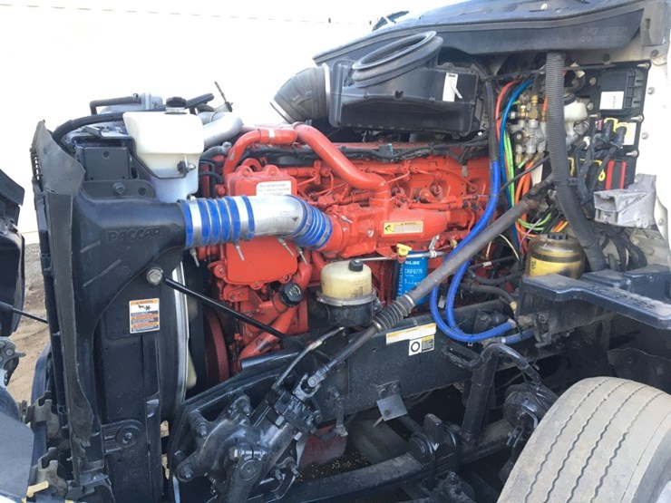 2016-peterbilt-579-image-12