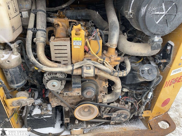 2016-caterpillar-259d-image-11