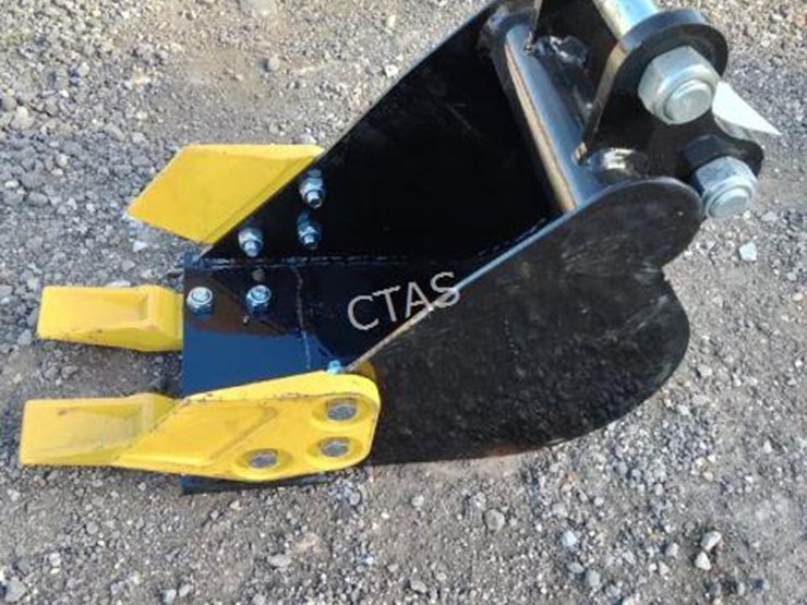 #52-•-mini-excavator-20cm-toothed-bucket-image-1