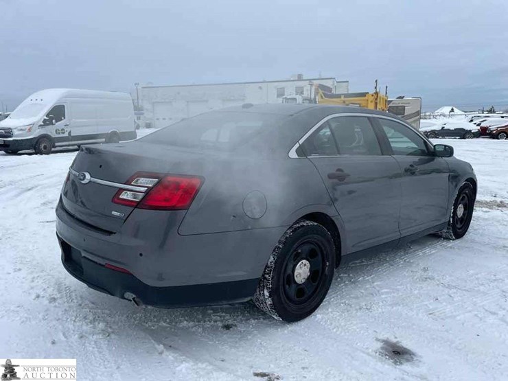 2017-ford-taurus-police-inte-image-4