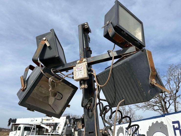 light-tower-image-13