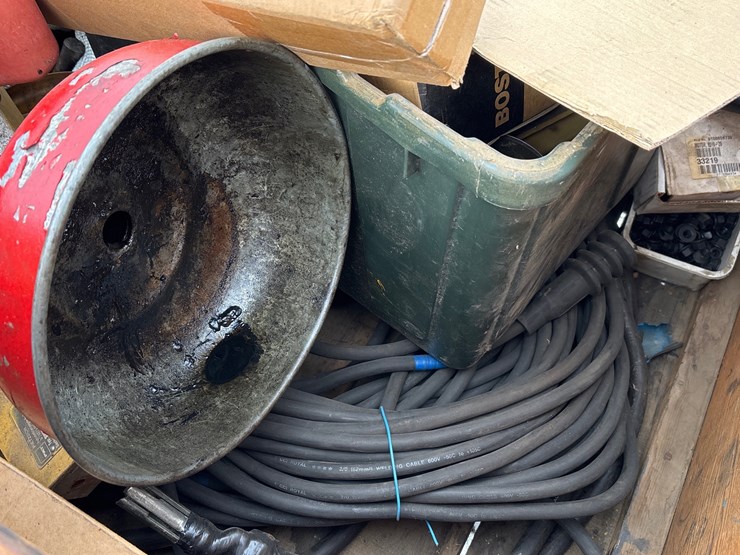 #6540-•-e1.-job-box-filled-with-misc-image-7