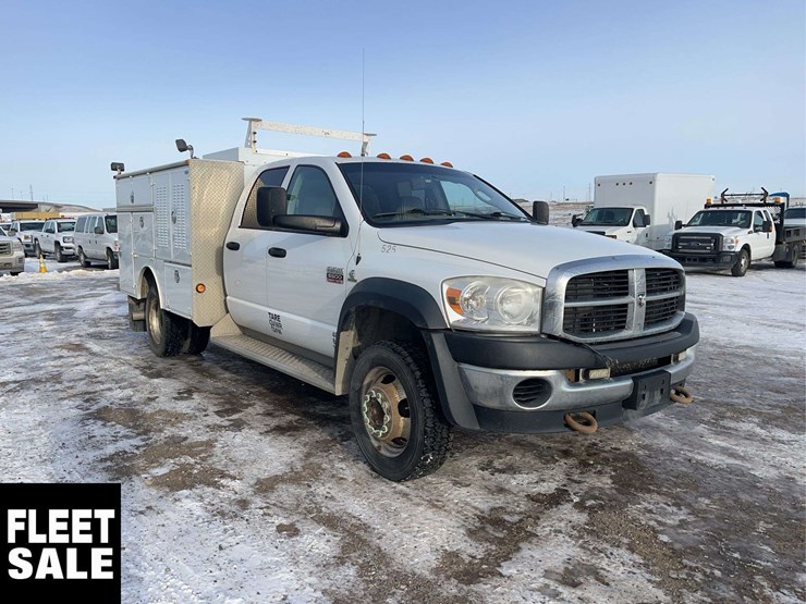 2008-dodge-ram-5500-image-2