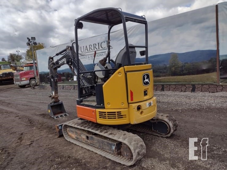 2022-deere-26g-image-49