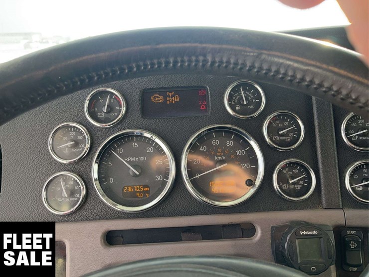 2016-peterbilt-367-image-15