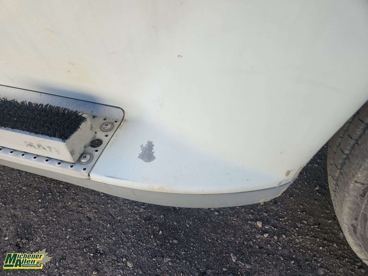 2009-freightliner-cascadia-t/a-sleeper-tractor-image-45