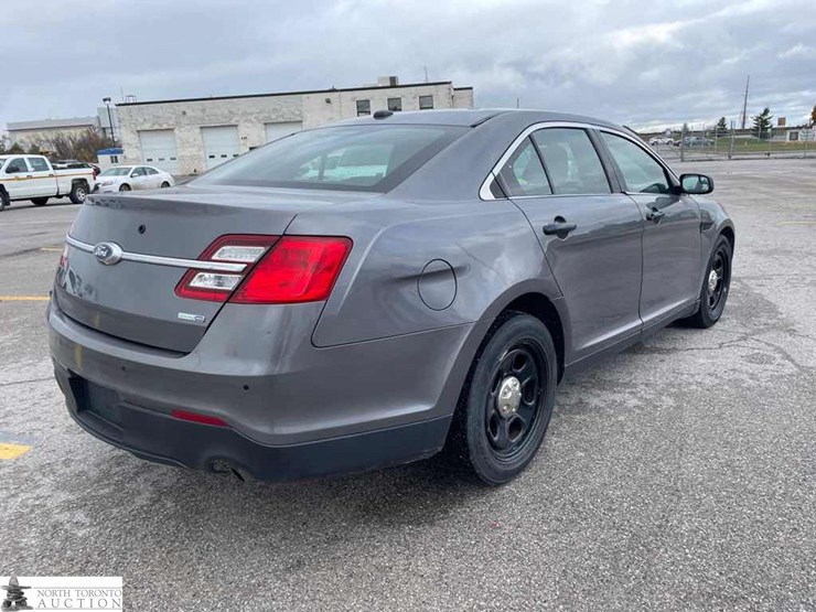 2018-ford-taurus-police-inte-image-6