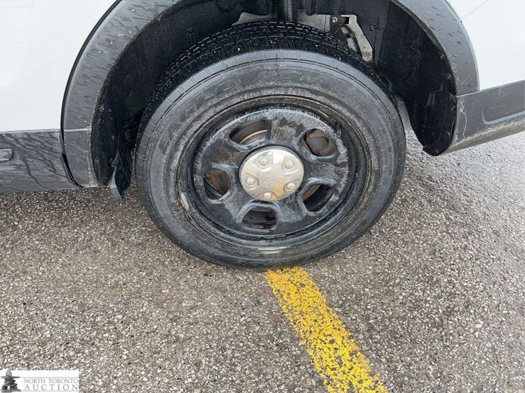 2018-ford-explorer-image-12