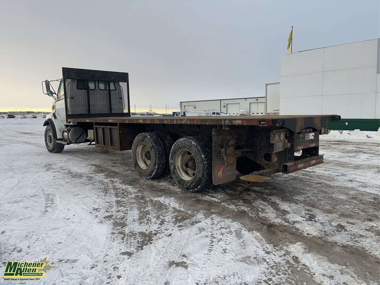 2007-sterling-lt9500-image-3