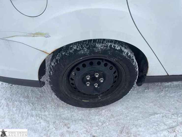 2014-ford-focus-se-image-7