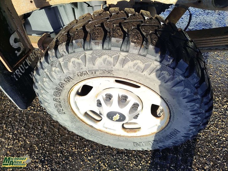 2015-chevrolet-silverado-2500hd-image-27