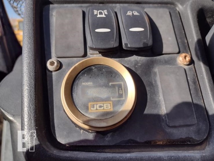 2017-jcb-510-42-image-11