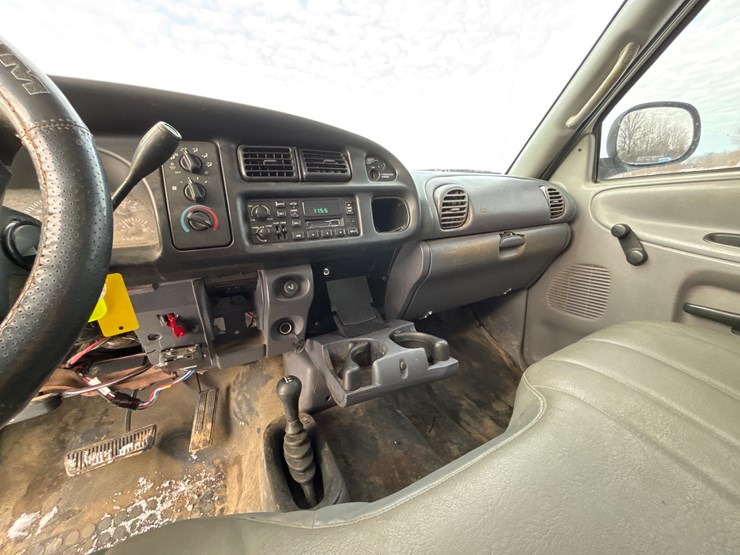 2002-dodge-ram-2500-image-29